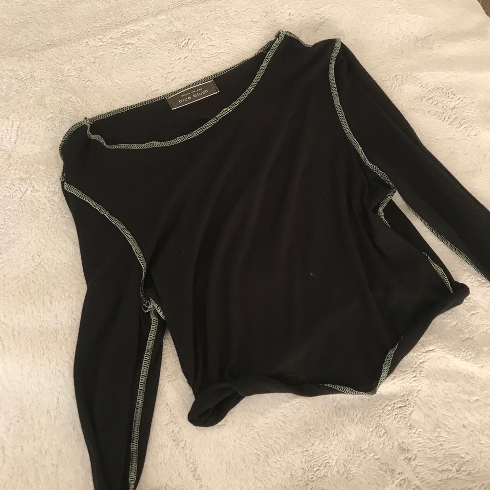 Black long sleeve crop with neon green seams